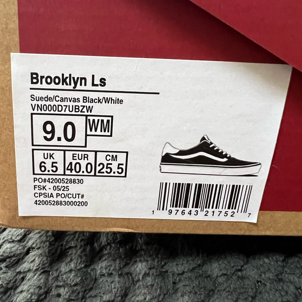 Women’s Vans Brooklyn LS Sneakers - Picture 2 of 7